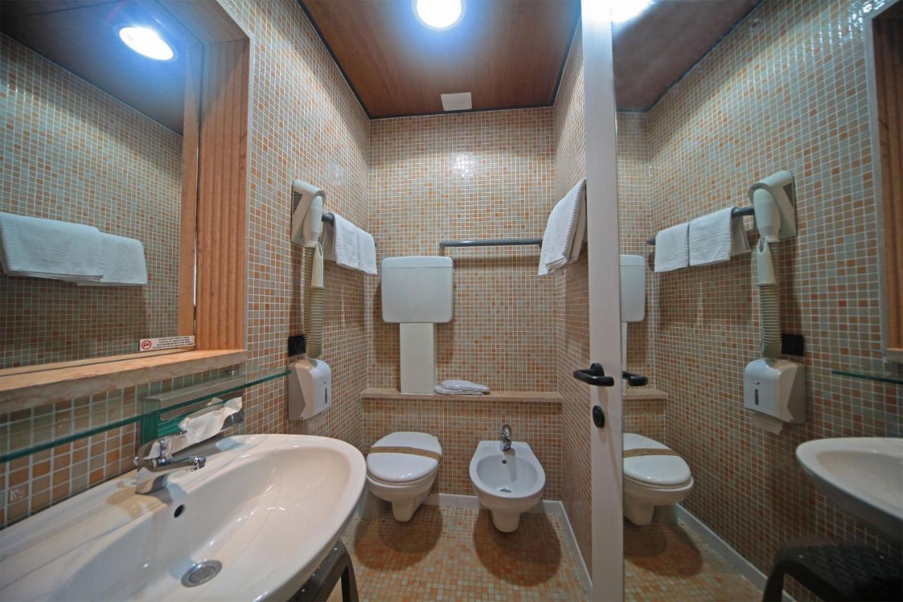 Hotel Smeraldo Σιρμιόνε Εξωτερικό φωτογραφία