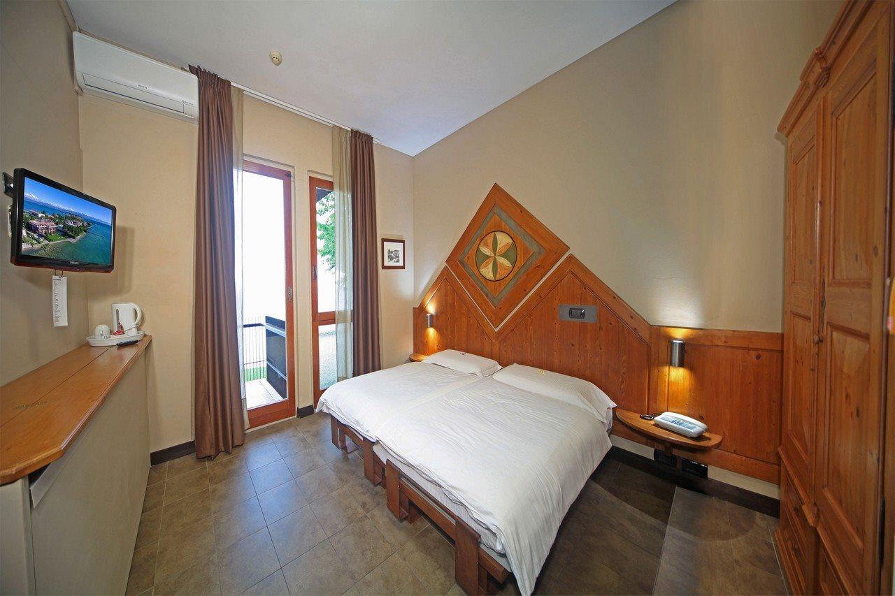 Hotel Smeraldo Σιρμιόνε Εξωτερικό φωτογραφία