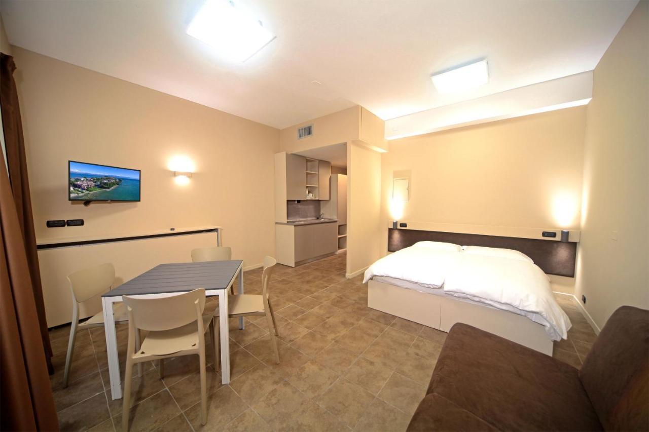 Hotel Smeraldo Σιρμιόνε Εξωτερικό φωτογραφία